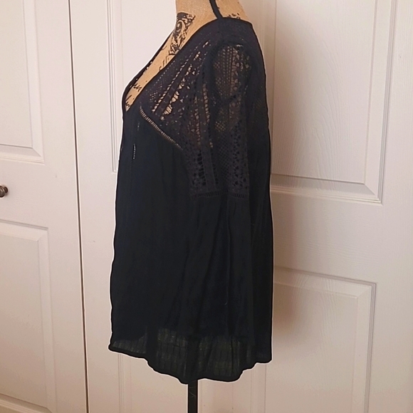 🖤  Black Lace Blouse - Picture 3 of 4